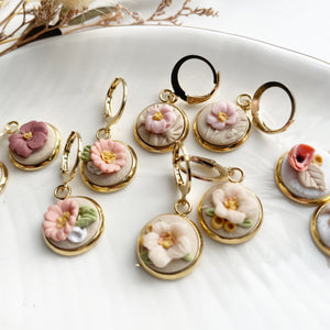 Open image in slideshow, Dainty floral dangles
